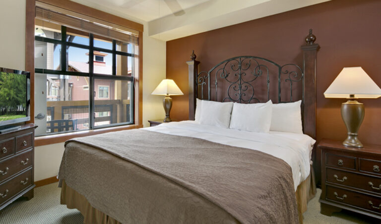 The Village Lodge / Mammoth